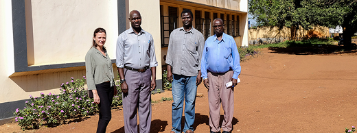 Equipo de Kampabits en Uganda